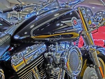 ハーレー・ファットボーイ黒で見るバイク磨きの参考例