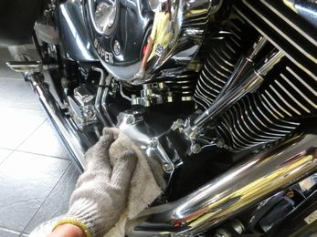 ハーレーバイク・ソフティールで見るバイク磨き参考例