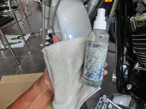 ハーレーバイク・ソフティールで学ぶタオル拭き塗装ケア