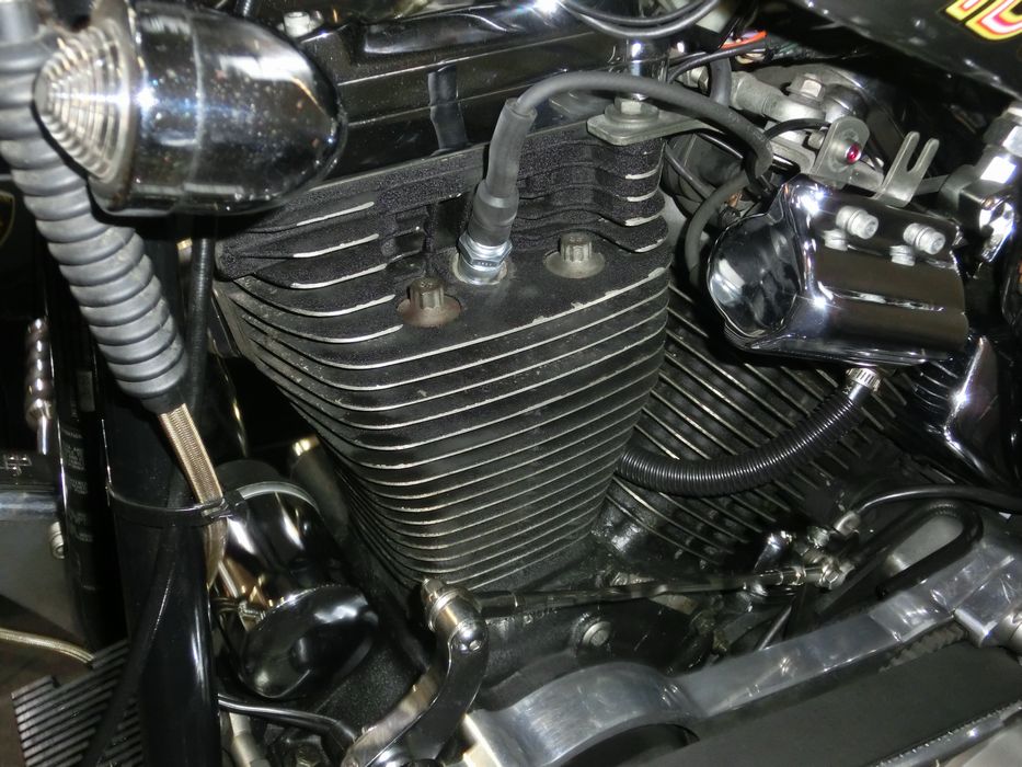ハーレー・ダビッドソンのエンジンをP8コートで美観ケア