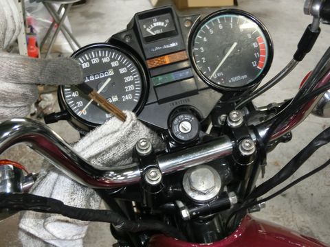 バイクのメーター周りとハンドル周りのお手入れ方法
