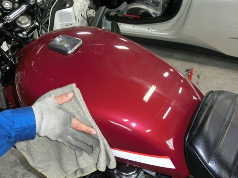 Z７５０FXを参考に見るバイク塗装のお手入れ方法